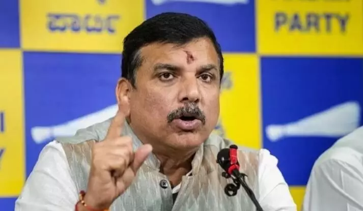 लखनऊ अग्निकांड पर सियासत तेज: ‘दोषी अफसरों पर FIR दर्ज हो’, आप सांसद संजय सिंह की मांग