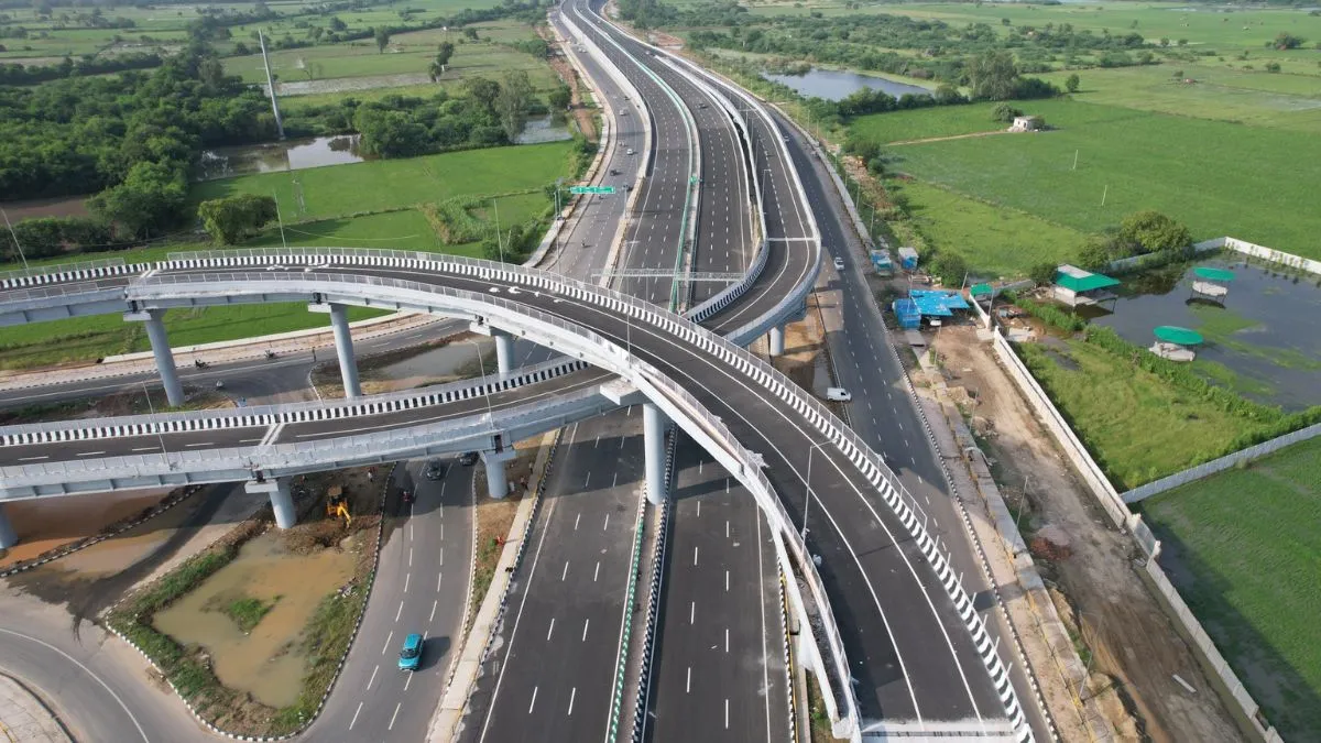UP Expressway: सभी एक्सप्रेसवे के लिए बनेगा कॉमन कमांड सेंटर, 14449 पर मिलेगी हर मदद