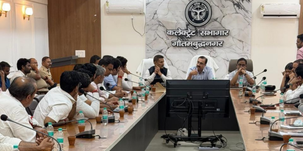 ग्रेटर नोएडा में किसानों की मांगों पर बड़ी बैठक, 5 अक्टूबर तक लखनऊ वार्ता का भरोसा