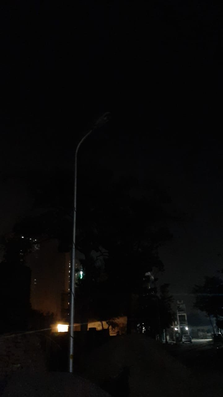  ग्रेटर नोएडा शहर में छाया अंधेरा