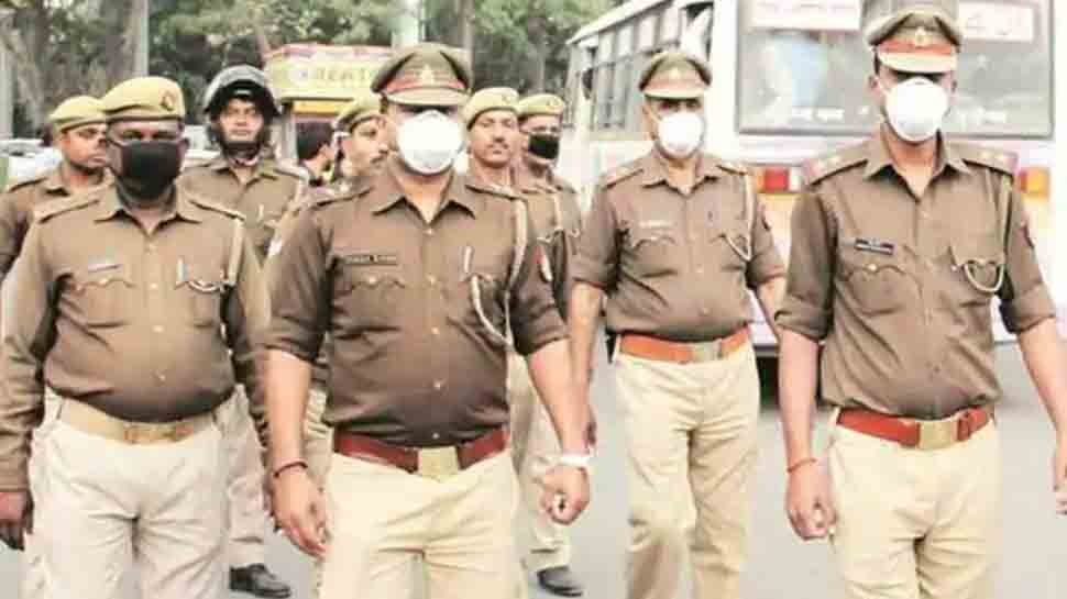  सप्ताहांत कर्फ्यू के पहले दिन दिल्ली पुलिस ने गश्त तेज कर दी है।