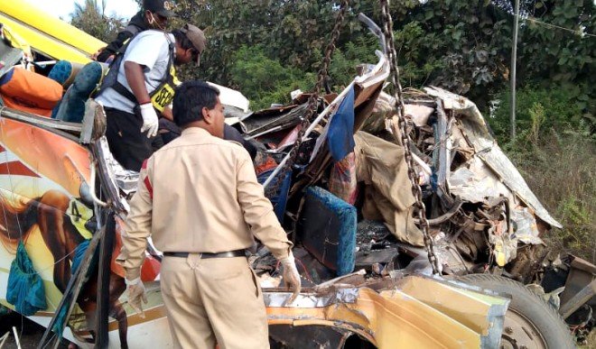 horrific road accident in karnataka 7 killed, 10 injured when vehicle collides with tree