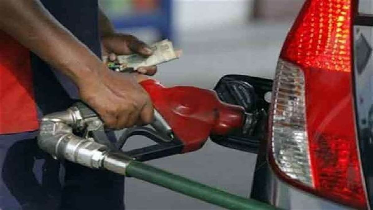 Petrol and diesel costlier by Rs 30 in Pakistan